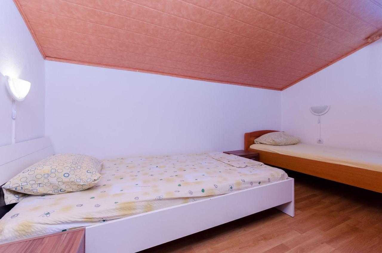 Apartments Albina Lopar Bagian luar foto