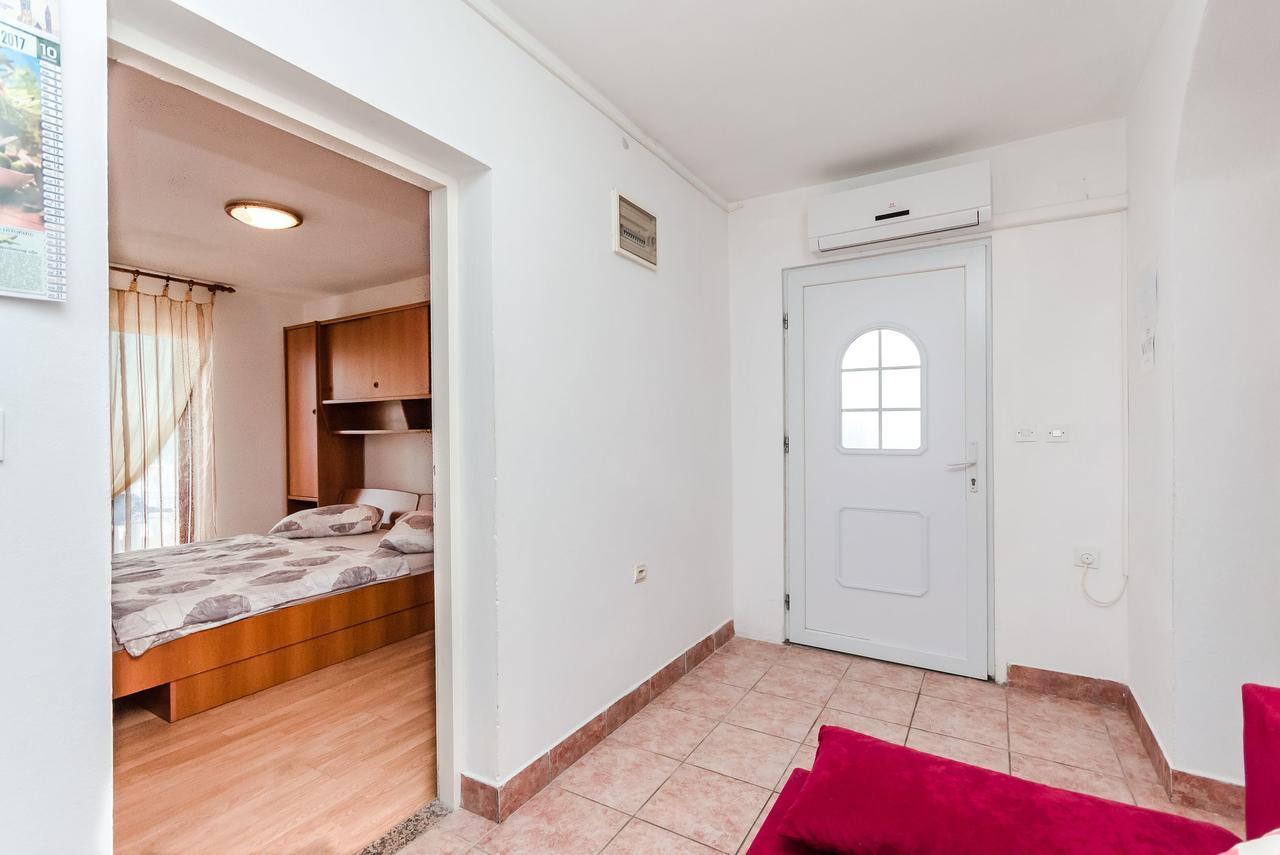 Apartments Albina Lopar Bagian luar foto