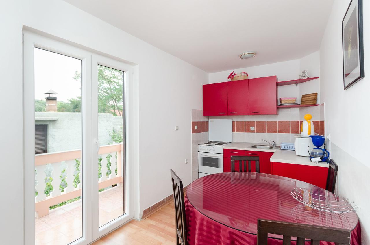 Apartments Albina Lopar Bagian luar foto