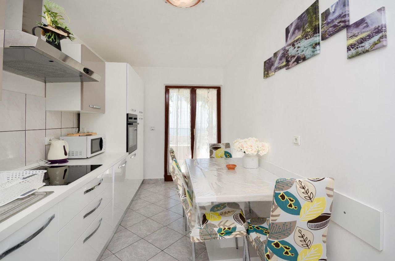 Apartments Albina Lopar Bagian luar foto