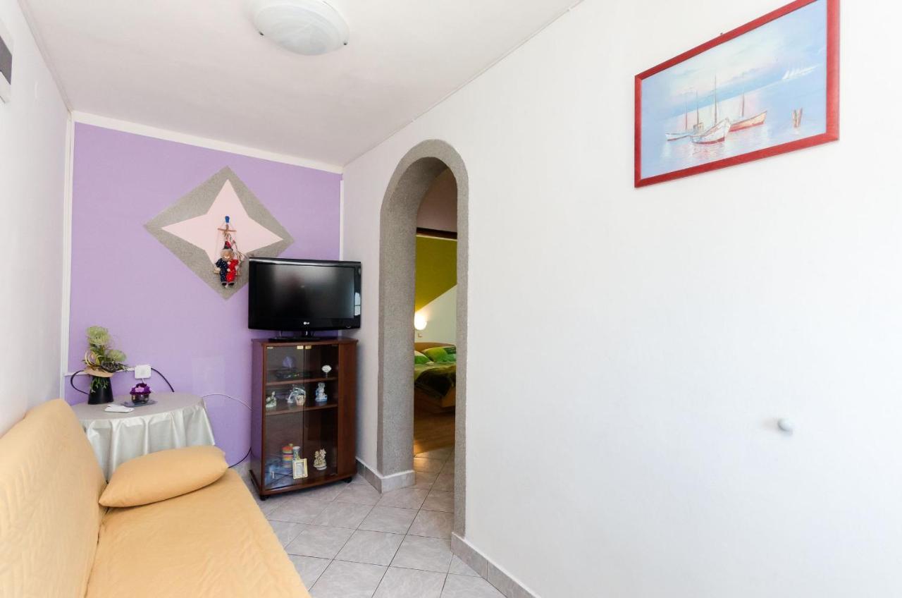 Apartments Albina Lopar Bagian luar foto